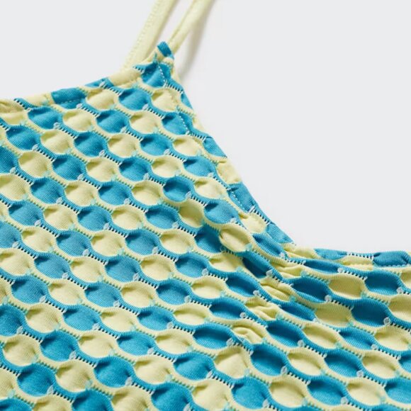 Fitted textured dress - Picture 3 of 5